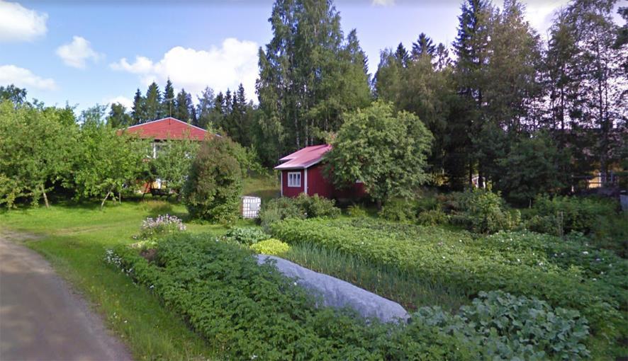 Kiinteistö sijaitsee Tampereen rajan tuntumassa, Lahdentien eteläpuolella Lemetyn omakotialueella Aisakellontien varrella. Luonnonympäristö Alueen ympäristö on puutarhamainen.