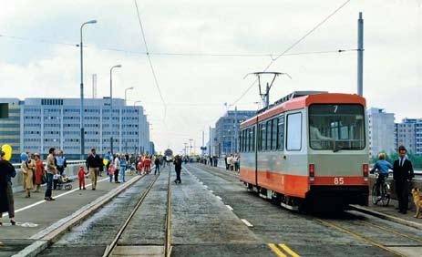 1985-2008: Seiska, Pasiloiden rengaslinja Uuden ajan Länsi-Pasila Siinä missä Itä-Pasilasta tuli 70-luvun betoniarkkitehtuurin malliesimerkki, kehittyi Länsi-Pasila kymmenisen vuotta myöhemmin aivan