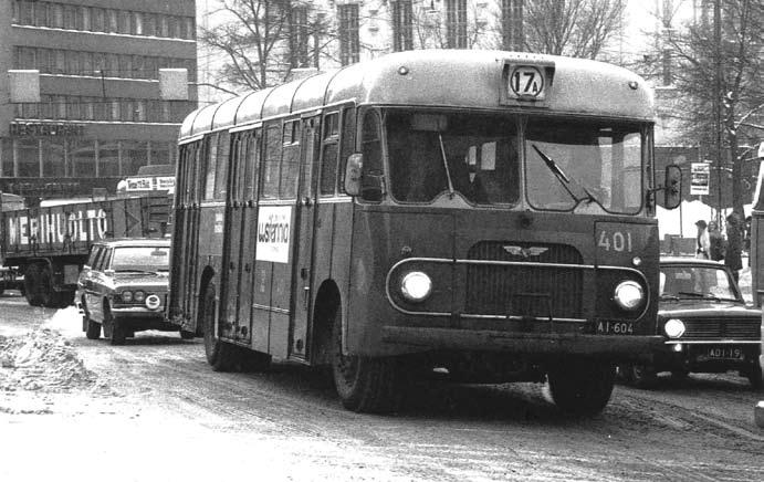 den 1975 uudistuksista oli luopuminen rahastajista kesäliikenteen alussa 1.6.1975. Kevättalvella 1976 Itä-Pasilan reittiä rukattiin seuraavan kerran. Aleksis Kiven kadulta tullessa ajettiin 16.