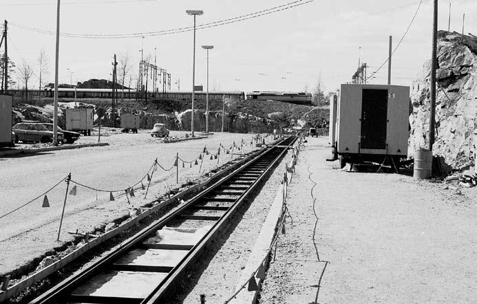 Betoni-Pasilan raitiotie Nykyisen betoni-pasilan, Itä-Pasilan, synty voisi tuskin olla erilaisempi kuin rautatien länsipuolelle syntyneen vanhan puukaupunginosan.