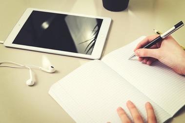 OPETUSTEKNOLOGIAPALVELUT Tukee opettajien digipedagogisten taitojen kehittymistä. Järjestää opetusteknologian käyttäjäkoulutuksia.
