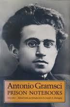 Postkoloniaalisen tutkimuksen avainkäsitteitä Hegemonia Hegemonian voidaan ymmärtää viittaavan Antonio Gramscin ajattelua seuraten siihen, kuinka järjestäytyneen yhteiskunnan käytäntöjen, kuten