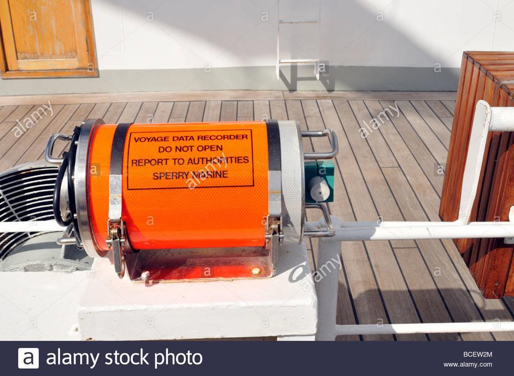 2.11 Voyage Data Recorder musta laatikko Voyage Data Recorder (VDR) on standardikomentosillalla oleva oranssi laite, joka voi olla kiinteästi asennettu tai irtoava, joka aluksen upotessa irtoaa ja