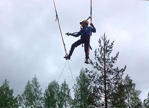 Liikunnan painotettu opetus ja urheiluluokkakokeilu Salpausselän peruskoulussa 1/2 Taitaville ja innostuneille oppilaille mahdollisuus kehittyä liikunnan harrastajina.