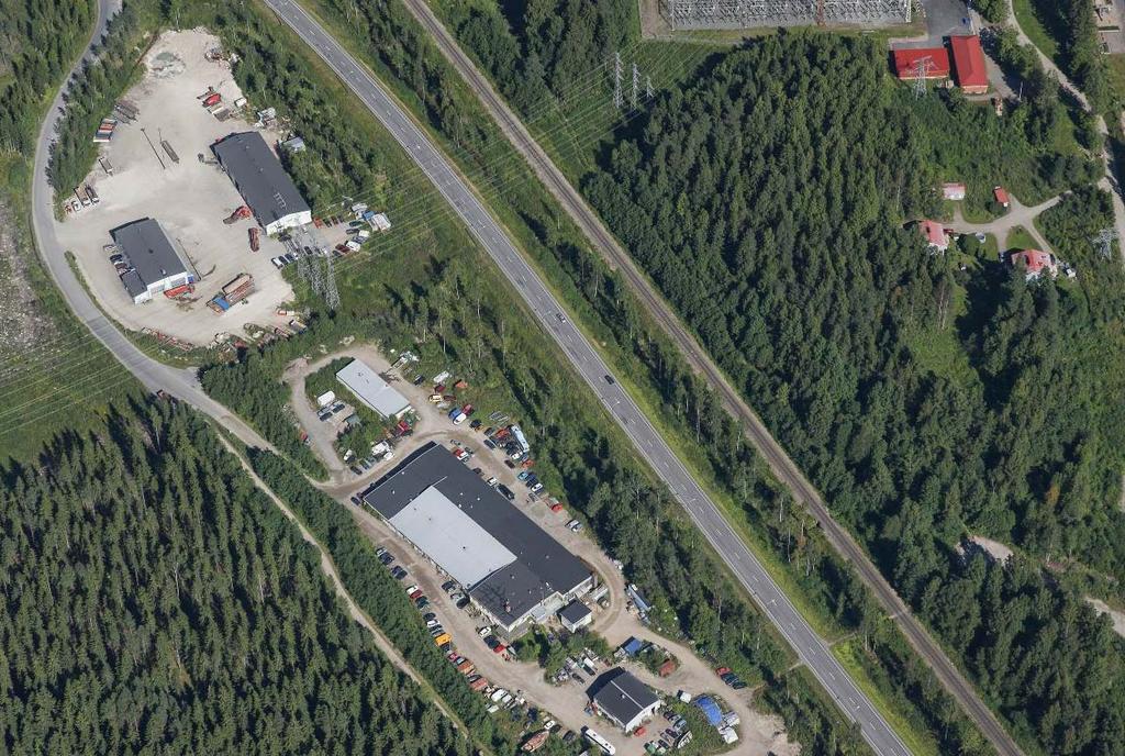 18:081 / OSALLISTUMIS- JA ARVIOINTISUUNNITELMA (OAS) 1.6.2016, tark. 7.6.2016 (4) KUVA 5 Suunnittelualuetta pohjoisesta. Likimääräinen rajaus osoitettu valkoisella katkoviivalla.