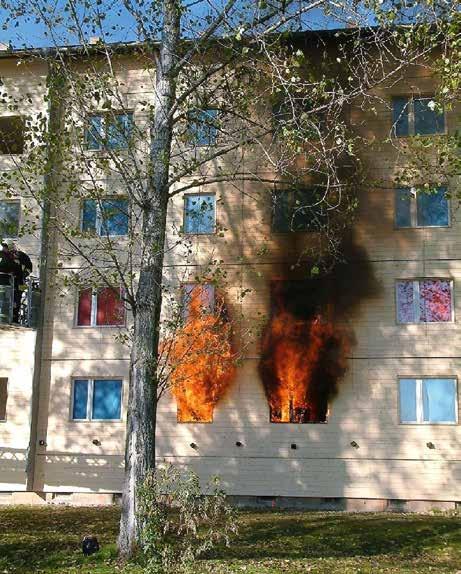 PALON KEHITTYMINEN SISÄTILASSA Olemassa olevien tilastojen ja tutkimustulosten mukaan sprinklerilaitteiston luotettavuusarvioksi on nykyisin saatu 98,1 %.