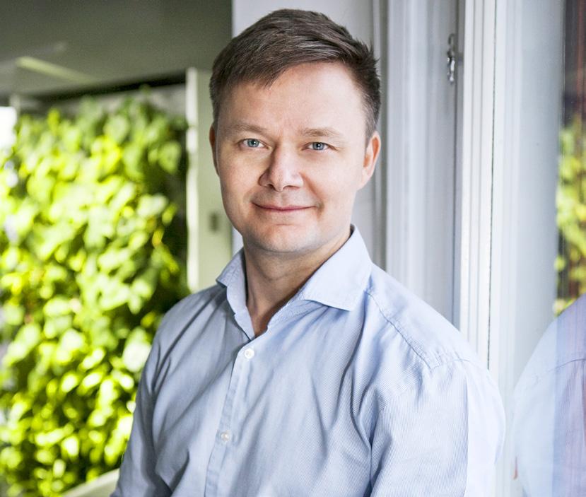Janne-Olli Järvenpää TOIMITUSJOHTAJAN KATSAUS 2017 Panostuksia yksilön ja yhteiskunnan hyvinvoinnin eteen Mehiläisessä palveluiden keskiössä on aina ihminen, oli sitten kyse lääkärikeskuksissa