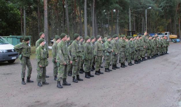 Ruotsinkielinen lukiolaisten turvakurssi poikkeaa ohjelmaltaan melko paljon edellä kuvatusta suomenkielisestä kurssista.