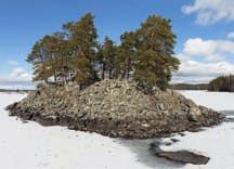 maisemia! oko 00 00 mm, kuukausiaukeamaa, nimi- ja juhlapäivin. Edellisen ja seuraavan kuukauden seuranta. Wiresidottu, ripustuslenkki.