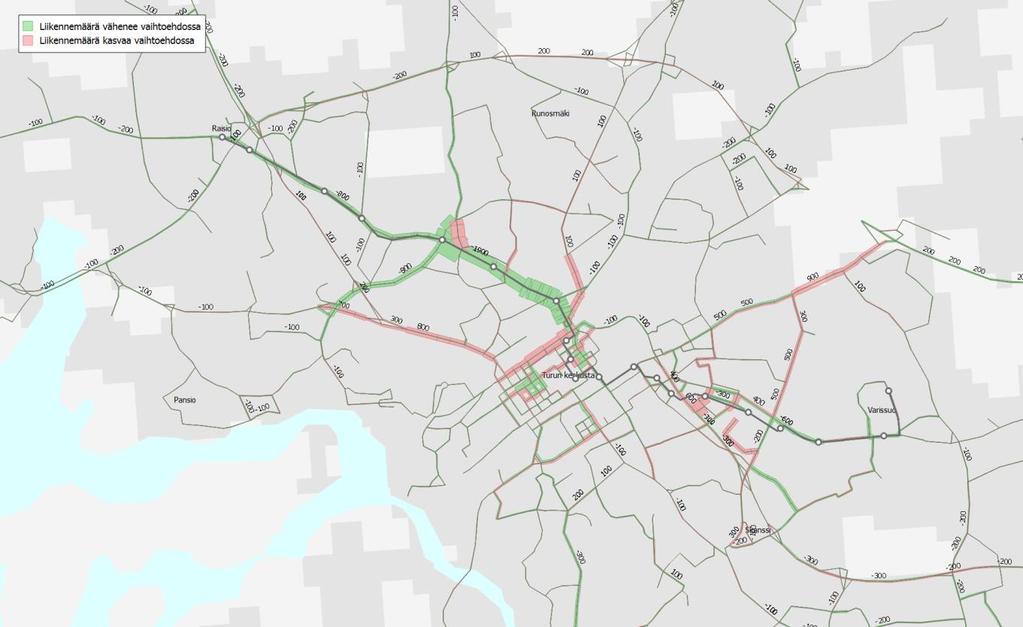 6 taan aikaisempaa enemmän joukkoliikenteelle (taulukko 1). Tällöin mm. osa aikaisemmin keskustan läpi ajaneista autoista siirtyy kiertämään sen kehäyhteyksiä käyttäen (kuva 7).