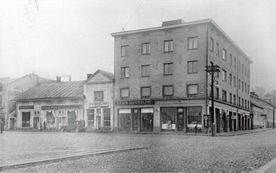 Torinlaidan rakennusten vaiheita ja suunnitelmia Kuva 1: Valokuva 1910-1920