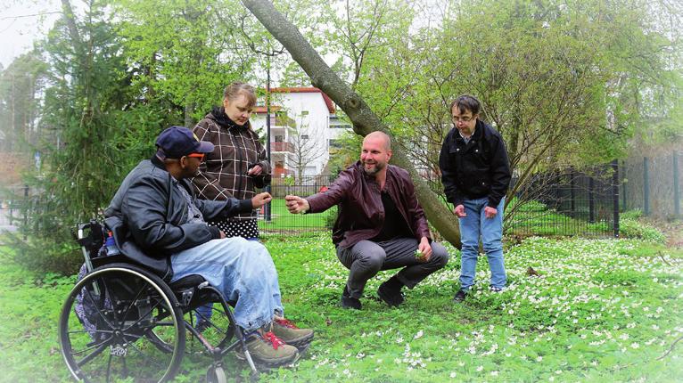 Kankurinkulman kotiyhteisö HYVÄÄ ASUMISTA JA MIELEKÄSTÄ PÄIVÄTOIMINTAA Kankurinkulma on 16-paikkanen autettua asumista tarjoava kotiyhteisö.