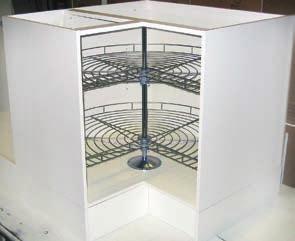 hyllyä Oven leveys min. 495 mm Kaapin minimimitat S550 x L900 mm KAR420.