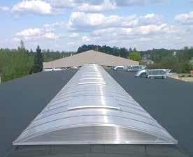 RT 38831 lv 7 Lentveida jumta logi ar dūmu izvades segmentiem MAXILUX Lentveida jumta logu izmēri var būt dažādi. platums ir no 1000 līdz 6400 mm, garums nav ierobežots.