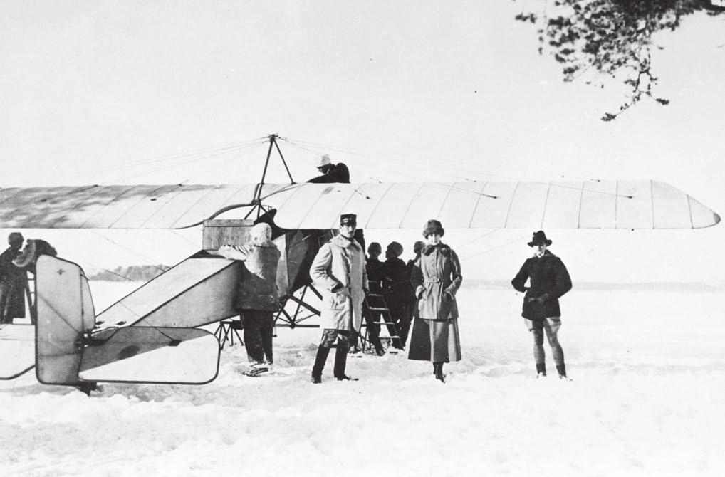 Ilmavoimat 1918 1975 Tammikuussa 1918 syttyneen sisällissodan aikana perustettiin Suomen hallituksen joukkoihin kuulunut Suomen armeijan ilmailutarha vuodesta 1919 alkaen Ilmailuvoimat ja vuodesta