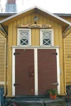 Turun Kristillisen Raittiusseuran Keltainen Tupa on vuodelta 1877. Talossa toimii mm. perhe- ja seniorikahvila ja koululaisten iltapäiväkerho.