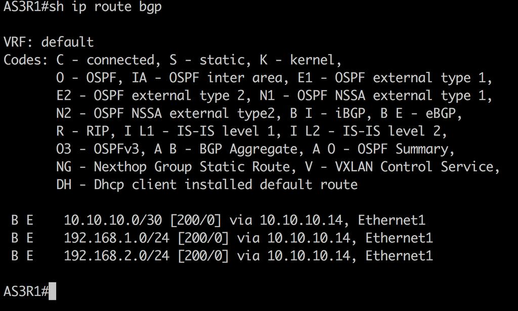 25 Kuva 23. AS3R1 BGP:n asentamat reitit AS1R2:n mainostamien verkkojen AS Path - attribuutin muokkaamisen jälkeen. Reititys tapahtuu konfiguraation mukaisesti, lyhyemmän AS-polun mukaan.
