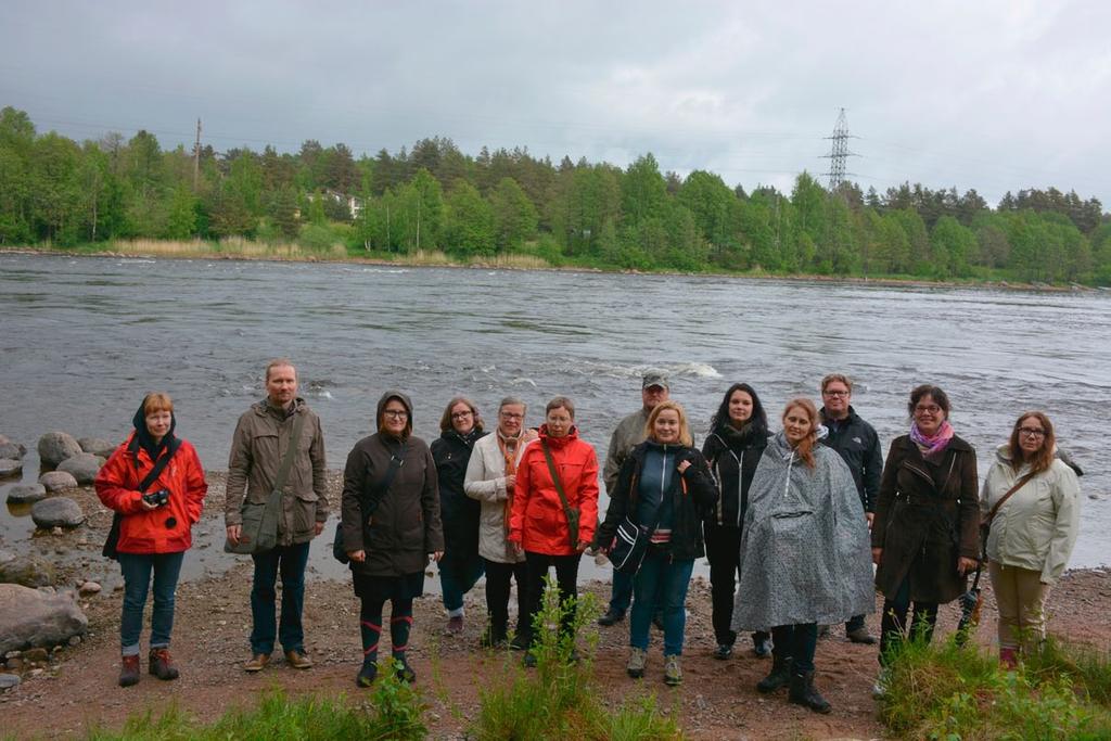 Lappeenrannan museot Henkilökunta opintomatkalla Kiviniemessä, Vuoksen rannalla. HENKILÖKUNNAN OSALLISTUMINEN KOULUTUKSEEN, ALAN SEMINAAREIHIN, NEUVOTTELUIHIN Koko henkilökunta 13-14.6.