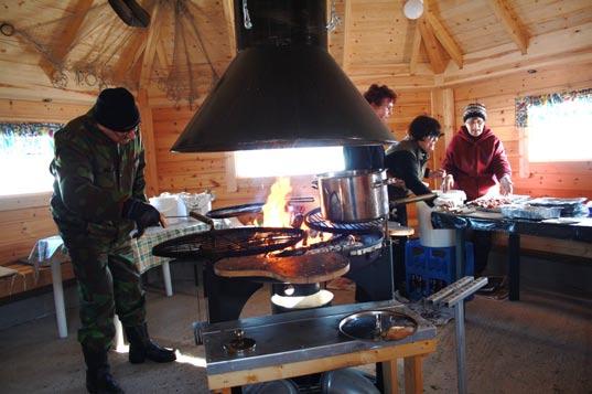 Naistoimikunta Kaarina Sarviranta Sirkka Mikkilä Ritva Hautala - Liput -