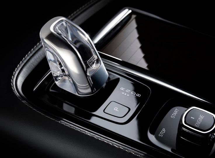 Twin Engine -tekniikka Plug-in hybridit Volvo on sitoutunut sähköistämiseen vahvasti koko mallistossaan. Twin Engine -tekniikka on tässä itsevarma ensimmäinen askel eteenpäin.