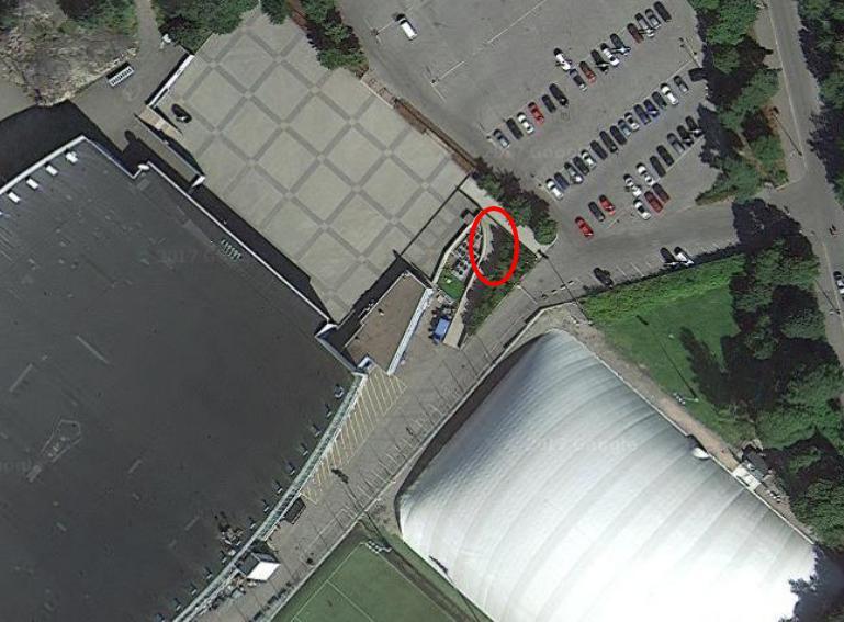 13 (19) tavissa, että kentän tapahtumat ovat esimerkiksi Olympiastadionia tai Telia 5G-Areenaa äänekkäämpiä. Näin ollen kenttää ei voida pitää kohtuuttoman häiritsevänä kohteen asumisen kannalta. 6.