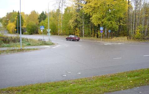 Liikennelaskennat 24 Karaniityntie - Karapellontie 1317 AHTK=.92 moottoriajoneuvoa / vrk kaistaleveydet Valo-ohjaamaton IHTK=.91,, 848 3.5 3.5 AHT%= 14.1,, IHT%= 12.4 RA%= 5.