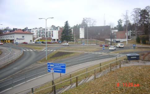Liikennelaskennat 24 Tunnelitie - Asematie 32 AHTK=.82 moottoriajoneuvoa / vrk kaistaleveydet Valo-ohjaamaton IHTK=.97, 3. 2177 3.5 3. AHT%= 8.8 3.5, IHT%= 8.5 14836 3., 3. RA%= 4.