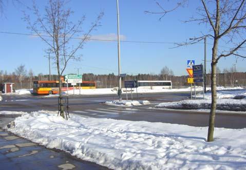 Liikennelaskennat 24 Kivenlahdentie - Kivenlahdenkatu 4112 AHTK=.82 moottoriajoneuvoa / vrk kaistaleveydet Valo-ohjaamaton IHTK=.94,, 618 3.5 3.5 AHT%= 9.7, 3.5 IHT%= 9.7 672 3.5, 3.5 RA%= 9.