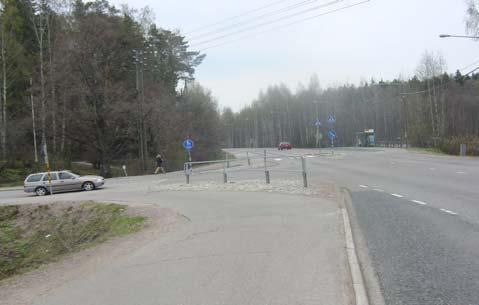 Liikennelaskennat 24 Martinsillantie - Nöykkiönpuro 436 AHTK=.92 moottoriajoneuvoa / vrk kaistaleveydet Valo-ohjaamaton IHTK=.95,, 5629 3.5 3.5 AHT%= 5.2,, IHT%= 1.3 RA%= 5.