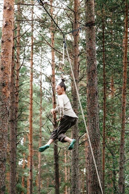 Kuvataidenäyttelyitä ovat pitäneet mm.