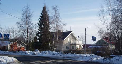 1956 vahvistettu asemakaava nro 675, jonka mukaan tontti nro 5627-22 on omakotirakennusten korttelialuetta (AO). Rakennusoikeus tontilla on 212 k-m², jolloin tontin tehokkuus e=0,17.