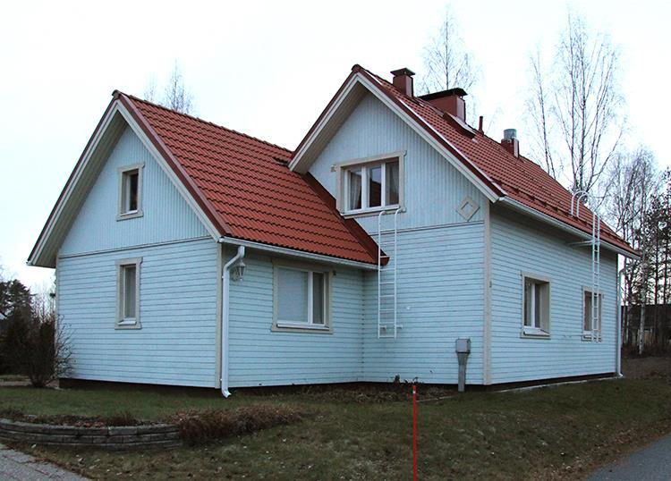 108 Lunkulankatu 3 Kuvaus: Puinen asuinrakennus.