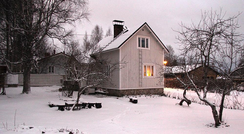 Kuva Pekka Piiparinen (2014) Kohde tontin sisältä kuvattuna.