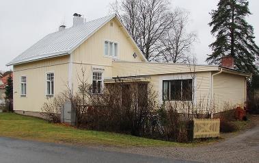 Lisäksi kohteessa on säilynyt paljon alkueräisyyttä Soanlahdenkatu 11, päärakennus Soanlahdenkatu 16, päärakennus 1930