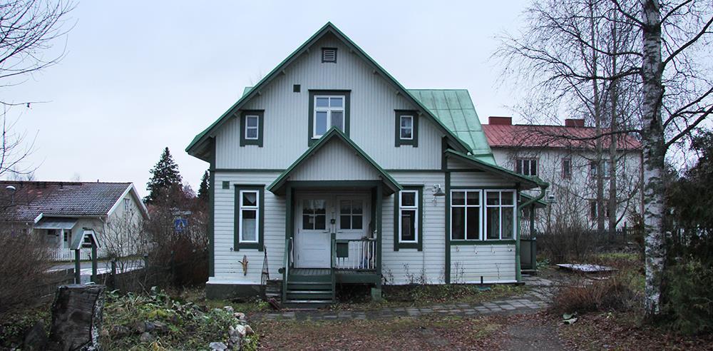 Kuva Pekka Piiparinen (2014) Rakennuksen pääsisäänkäynti