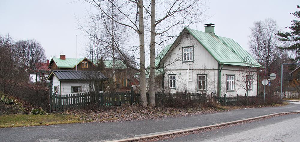 51 Päärakennus sijaitsee kaupunkikuvallisesti näkyvällä