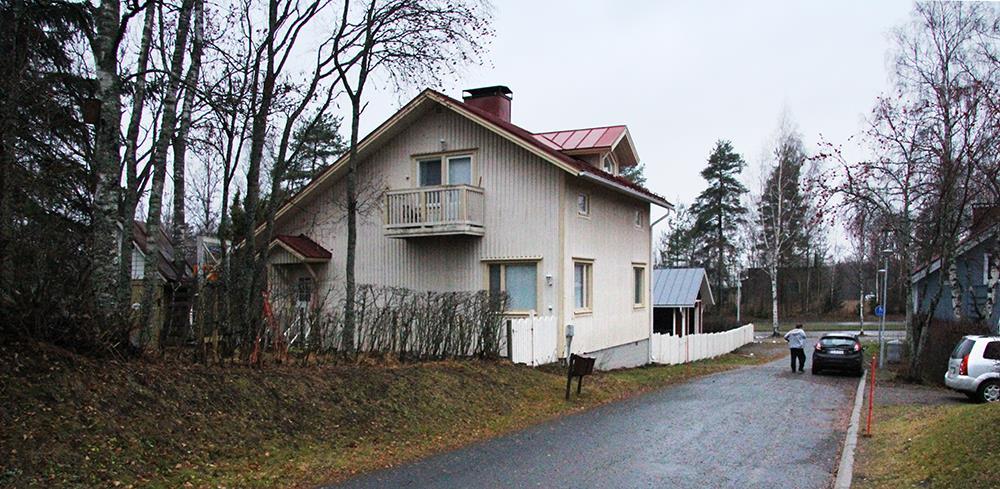 87 Valtion Rautateillä. Mauri Söder muutti perheineen taloon lokakuussa 1945.