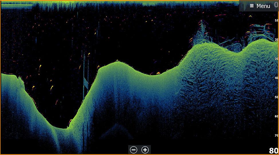 10 DownScan Tietoja DownScan-toiminnosta DownScan tarjoaa tarkkoja kuvia rakenteesta ja kaloista suoraan veneen alla.