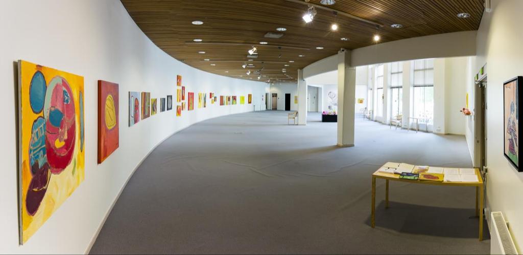 Kuva Marko Junttila KETTUKI ry Vuosikertomus 2017 Säteitä Hanna Keynäs Galleria Valo Arktikum Yhteistyössä Autismisäätiön kanssa toteutettiin Kumppanuustalolla 3.4.