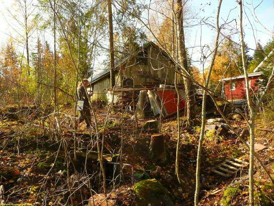 3 Inventointi Maastotyö suoritettiin kahden pitkän päivän aikana lokakuussa 2008, kahden arkeologin voimin. Tehtävänä oli tarkentaa alueella olevien 1.