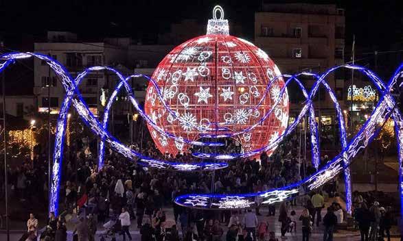Fuengirola.fi Uutiset Perjantai 23.11.2018 3 Fuengirola valmistautuu kaikkien aikojen valospektaakkeliinsa Tämän viikon perjantaina syttyvät Fuengirolan kaupungin jouluvalot.