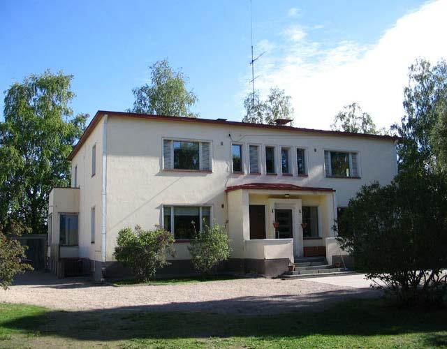 Rakennuksen on suunnitellut arkkitehti Matti Hämäläinen ja se valmistui vuonna 1948. Vuoden 2006 inventoinnissa kohteesta on käytetty myös nimeä ent.