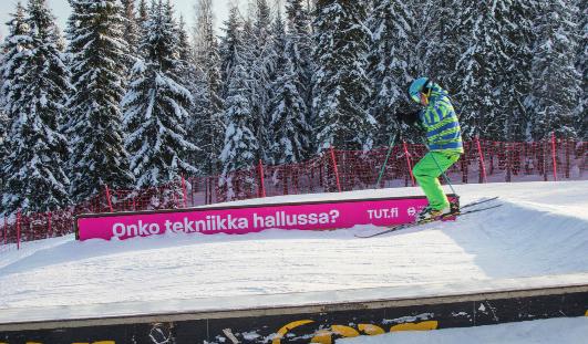 Mediavälineet GONDOLIT Levi ja Ylläs Brändätty gondoli on näyttävä ratkaisu, joka jää varmasti mieleen.