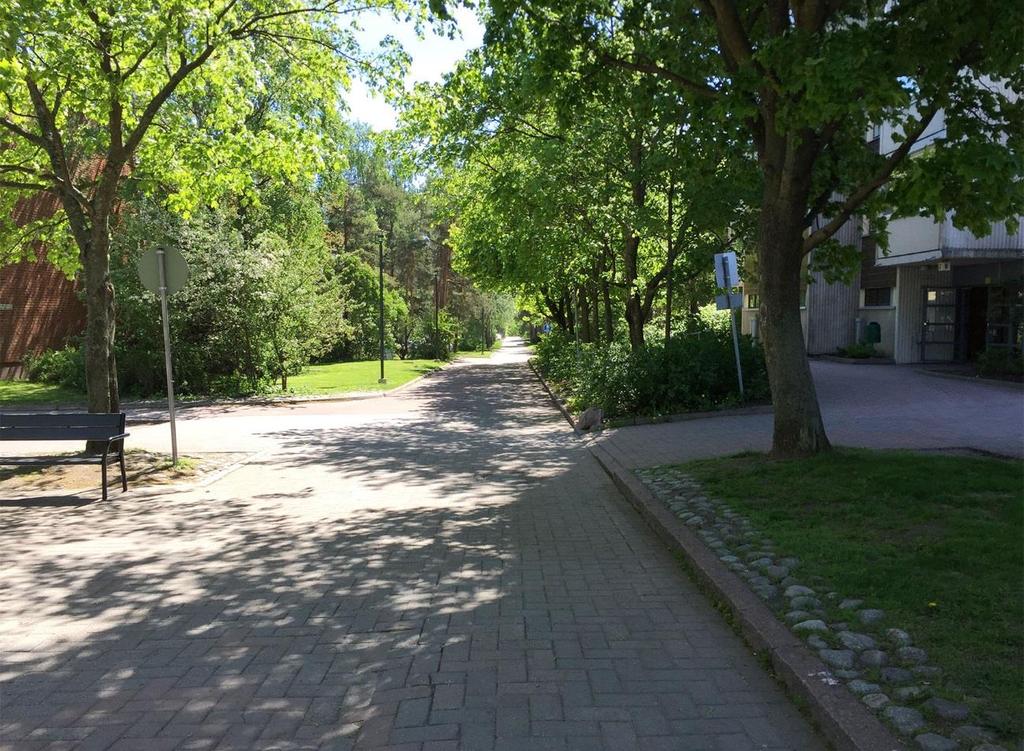 7 (20) Kuva 4. Kala-Majanpolku on ilmeeltään Kala-Matin raittia puistomaisempi ja modernimpi. 2.