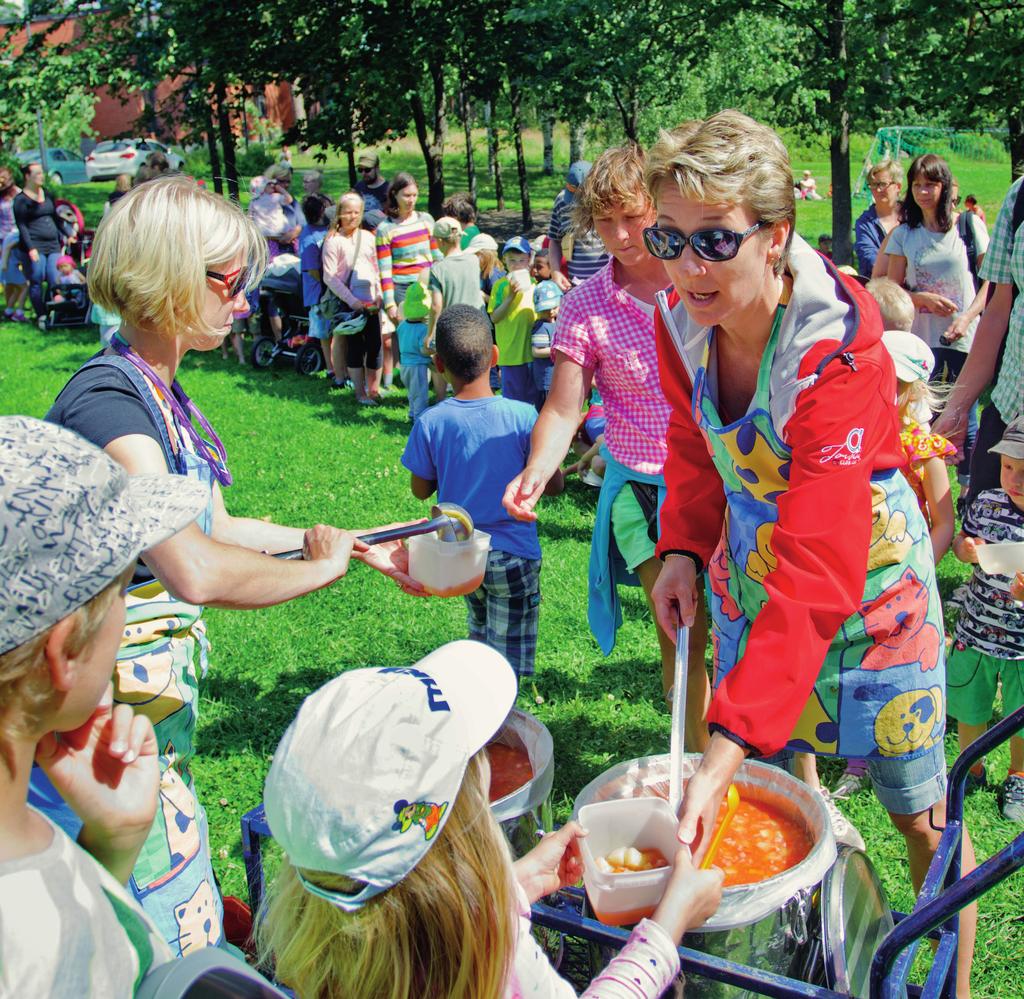Suhdannekuva Helsingin seudun toimialarakenne Toimialojen vertailu Teollisuus Rakentaminen Kauppa Majoitus- ja ravitsemistoiminta Rahoitustoiminta Palvelut liike-elämälle Informaatio ja viestintä