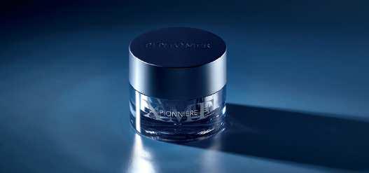 YLELLISET IHONHOITOTUOTTEET PIONNIÈRE XMF - CRÉME PERFECTION JEUNESSE Myyntikoko SVV390 50 ml purkki / Ammattikoko SVP390 100 ml tuubi Kuin toinen iho, ohut ja miellyttävä koostumus pitää sisällään