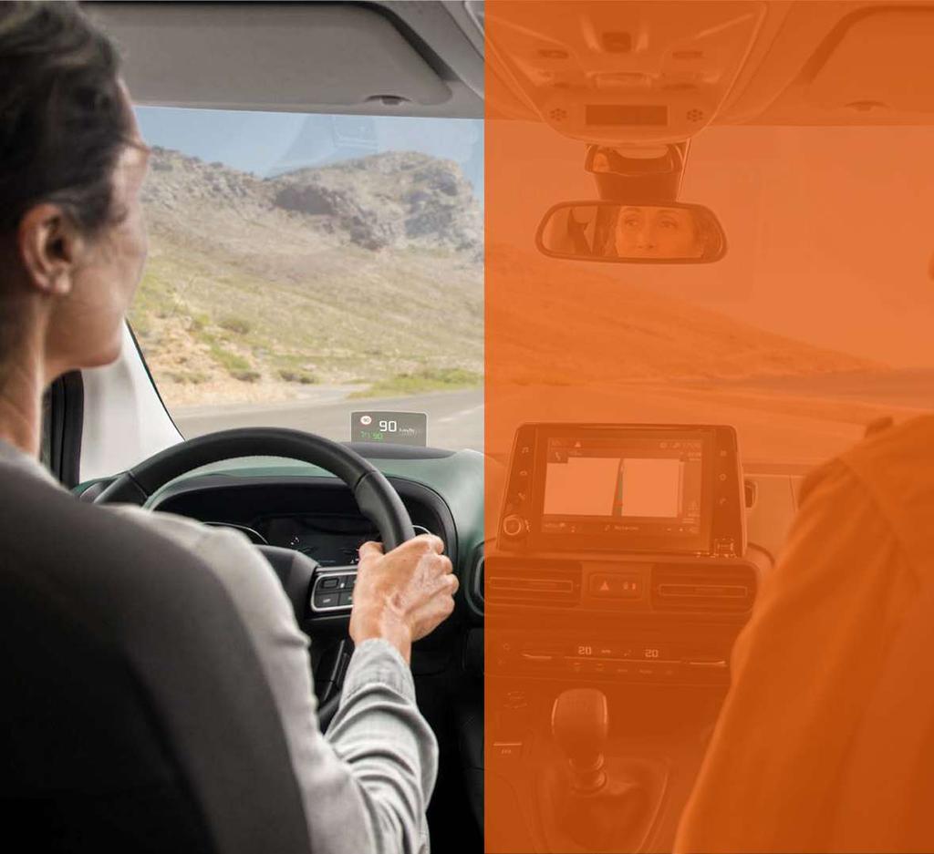 Kosketusnäytön välityksellä säädetään auton eri toimintoja kuten ajonhallintajärjestelmiä ja radion toimintoja.