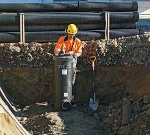 KAIVOT JA SUODATINKANKAAT Jita Oy:n kaivotuotantoyksikkö valmistaa asiakkaan antamien mittojen mukaan tuhansia kaivoja vuodessa.
