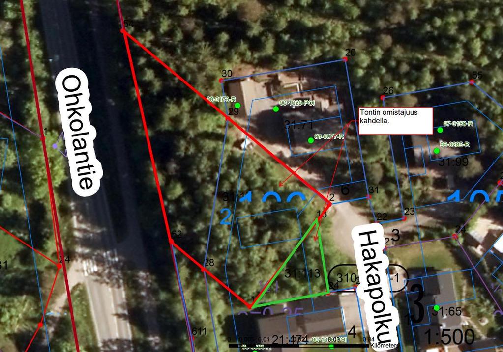 23 Kuva 12. Kuvakaappaus Mäntsälän kunnan käyttämästä FactaMap-ohjelmasta. Tontti rajoittuu kahdelle eri omistajalle eikä siten ole rakentamattoman rakennuspaikan verotuksen piirissä.