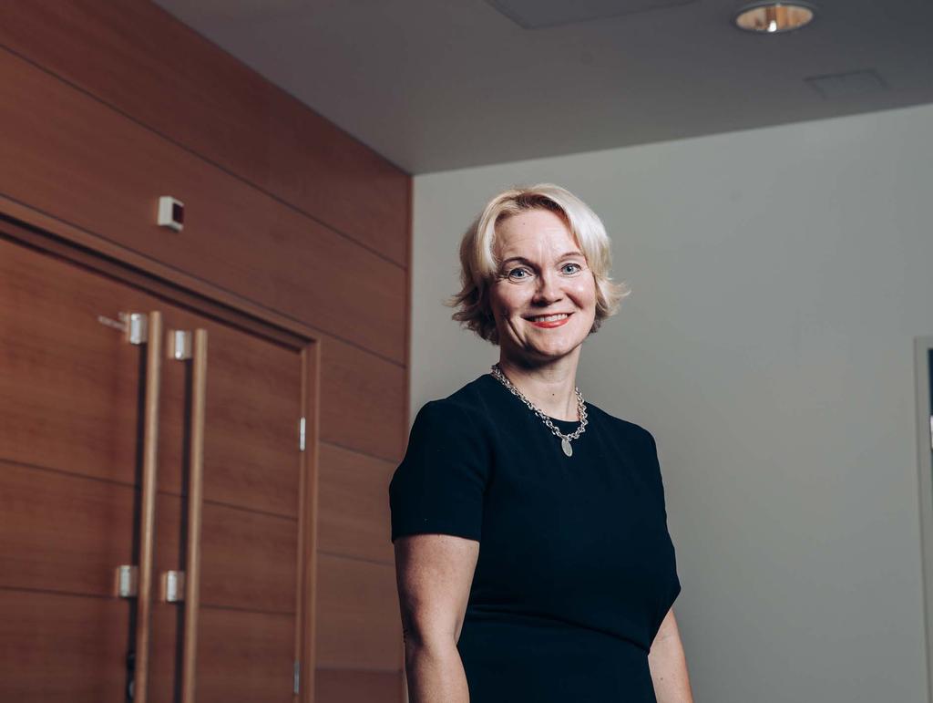 Johtaaksesi erilaisuutta sinun on tunnettava itsesi Johanna Saarinen Osaamisen kehittämisen johtaja, Bayer Nordic SE Saarisen väitöskirja (Aalto-yliopisto 2016) käsittelee globaalien virtuaalisten